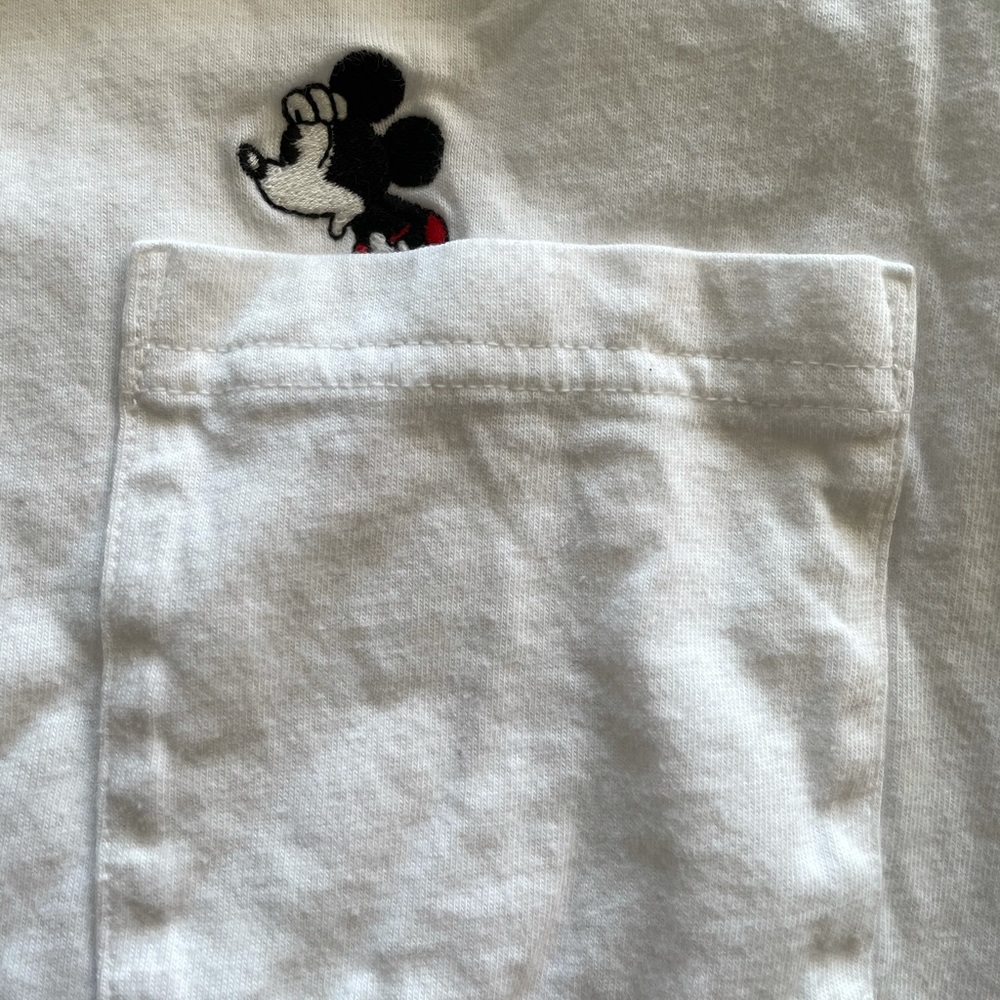 ☀️ Mickey Mouse Uniqlo UT graphic tee